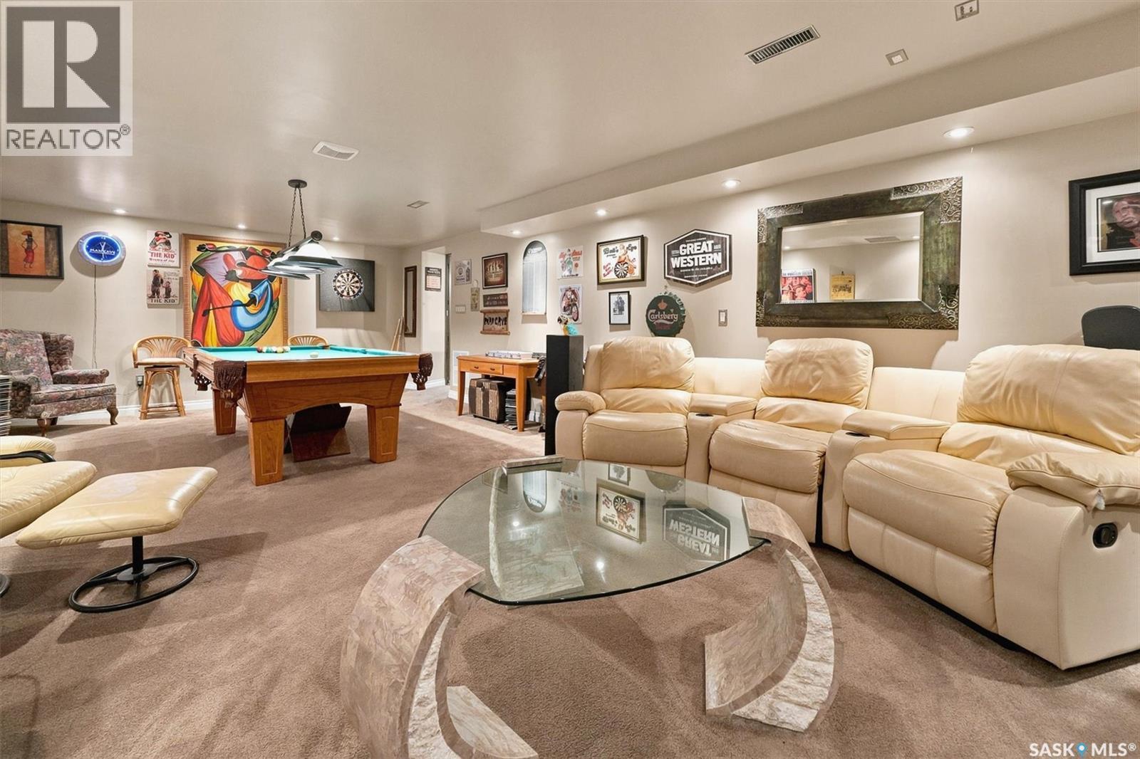 1201 Spadina Crescent W, Saskatoon, SK - Indoor