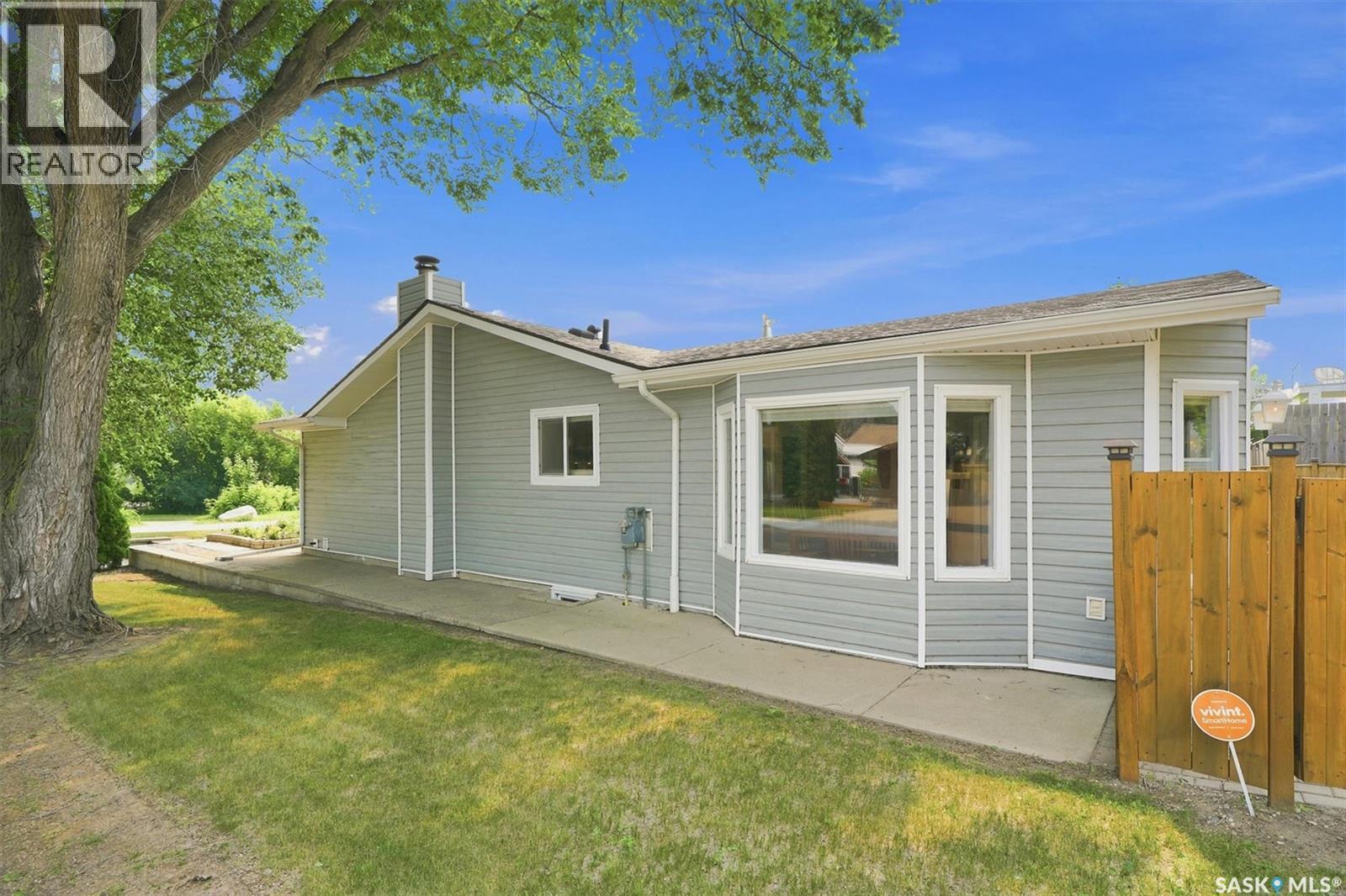 1201 Spadina Crescent W, Saskatoon, SK - Outdoor