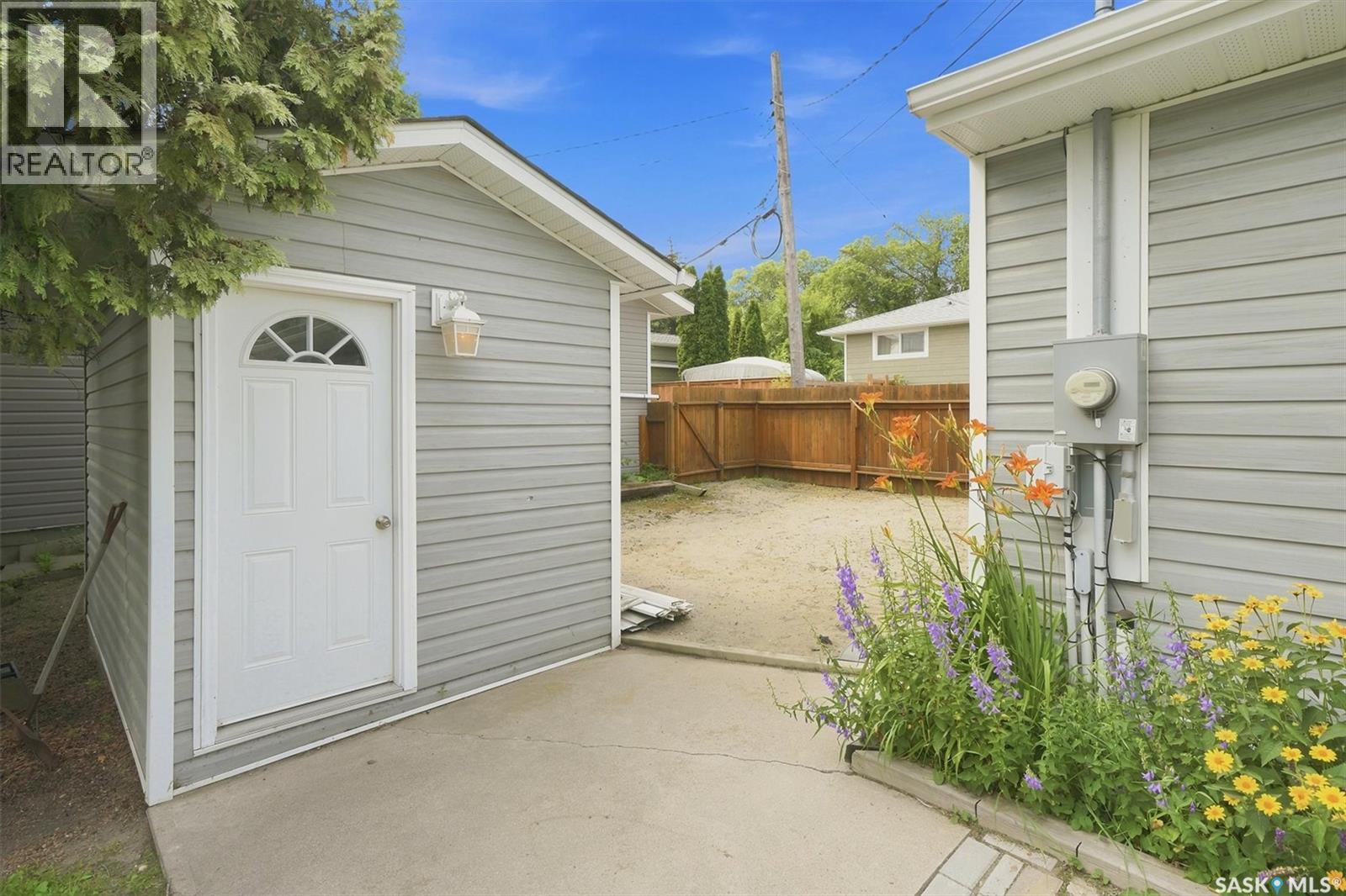 1201 Spadina Crescent W, Saskatoon, SK - Outdoor With Exterior