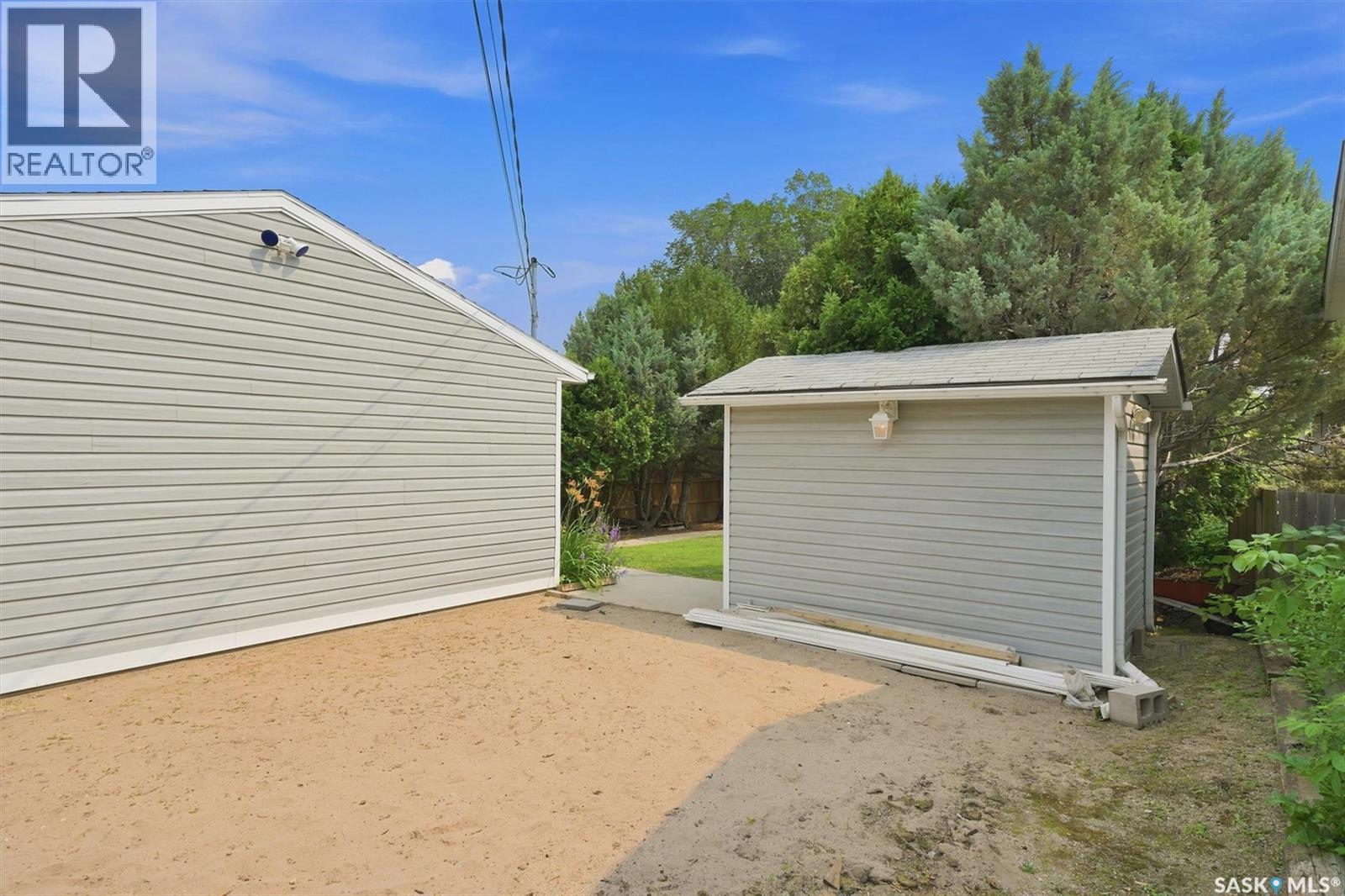 1201 Spadina Crescent W, Saskatoon, SK - Outdoor With Exterior