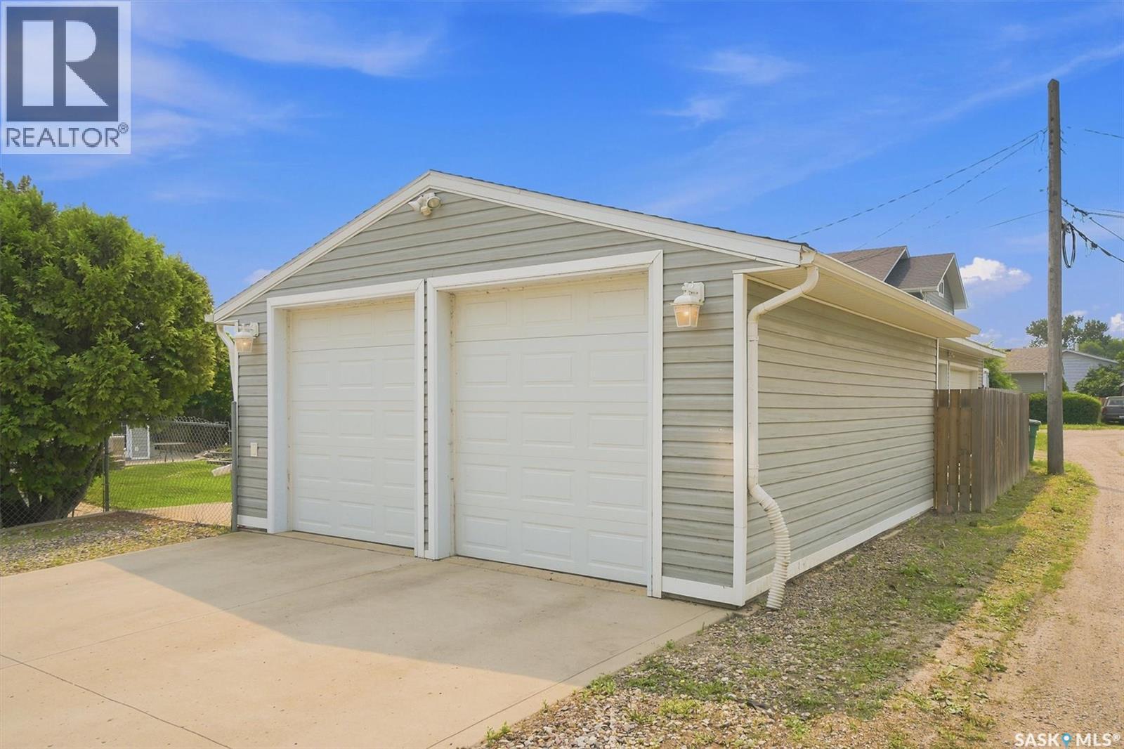 1201 Spadina Crescent W, Saskatoon, SK - Outdoor With Exterior