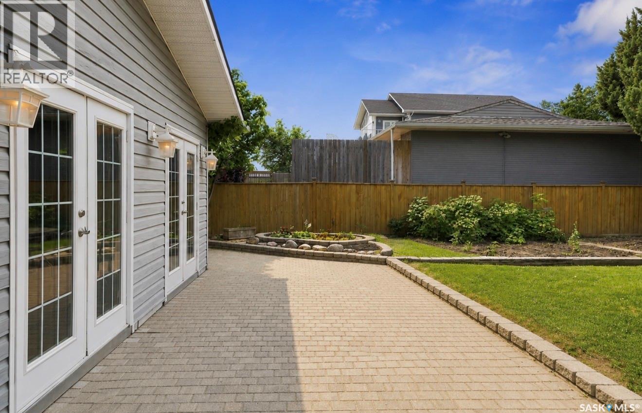 1201 Spadina Crescent W, Saskatoon, SK - Outdoor