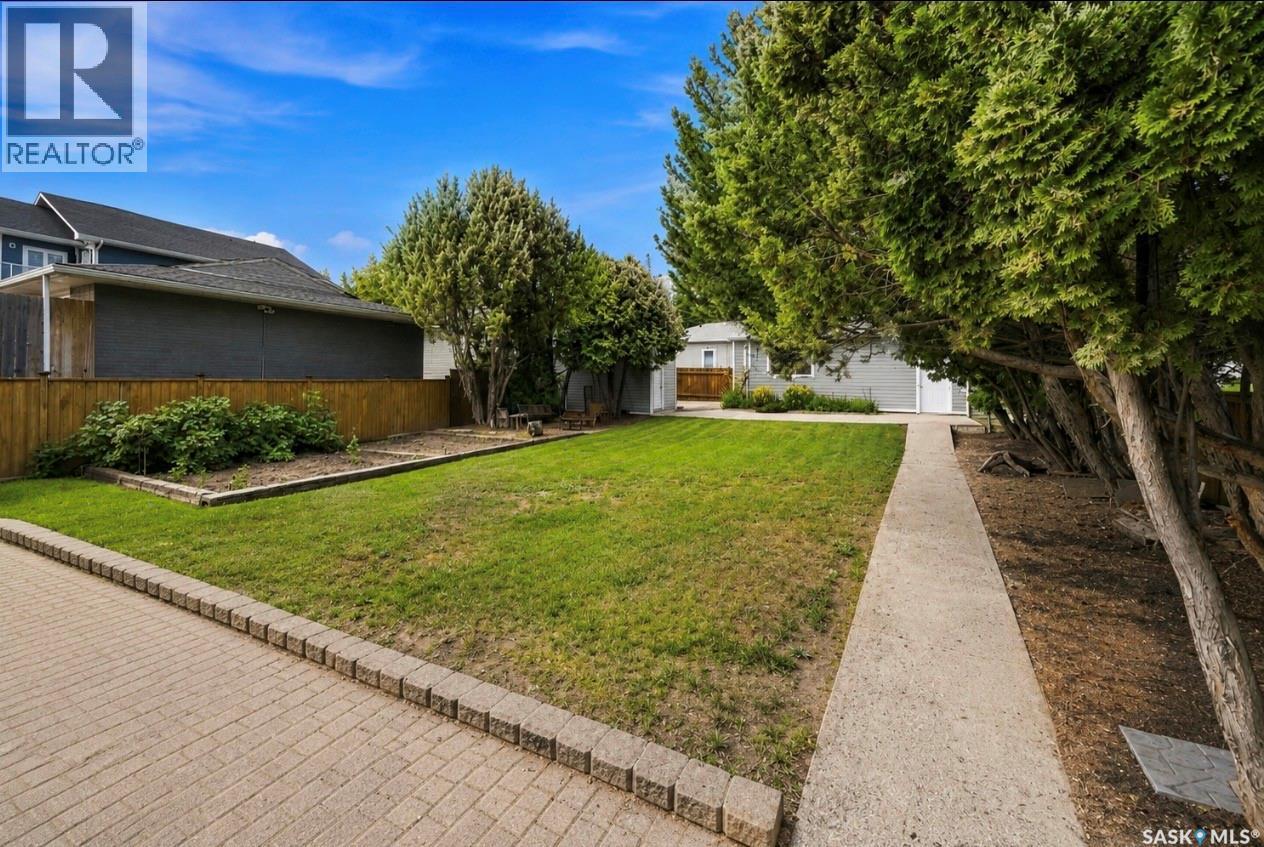 1201 Spadina Crescent W, Saskatoon, SK - Outdoor