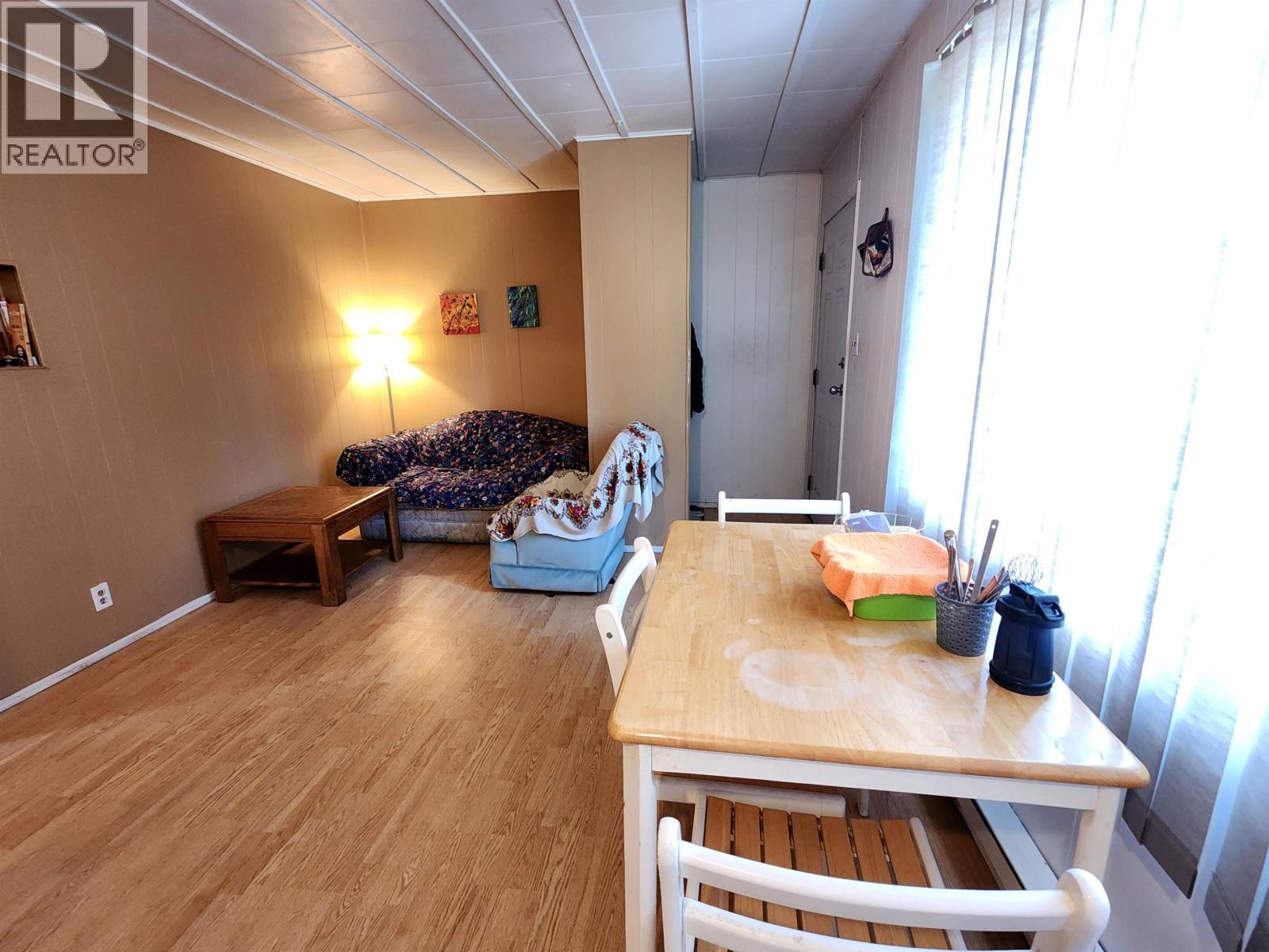 1944 Poplar Avenue, Quesnel, BC - Indoor