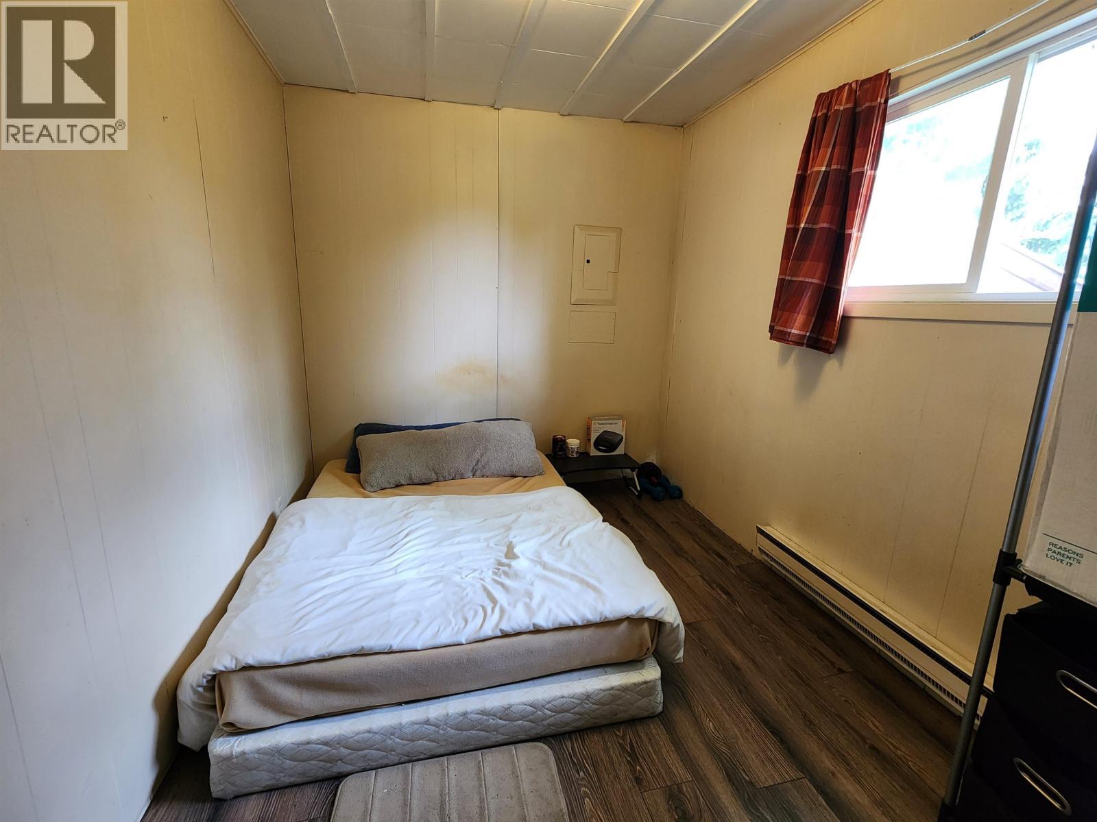1944 Poplar Avenue, Quesnel, BC - Indoor Photo Showing Bedroom