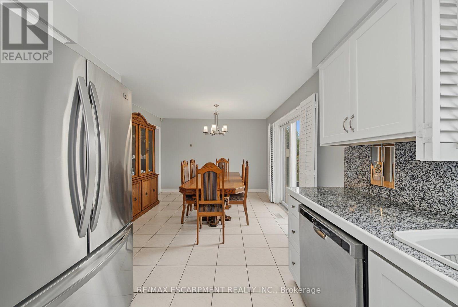 2 Cresthaven Drive, Hamilton, ON - Indoor Photo Showing Other Room