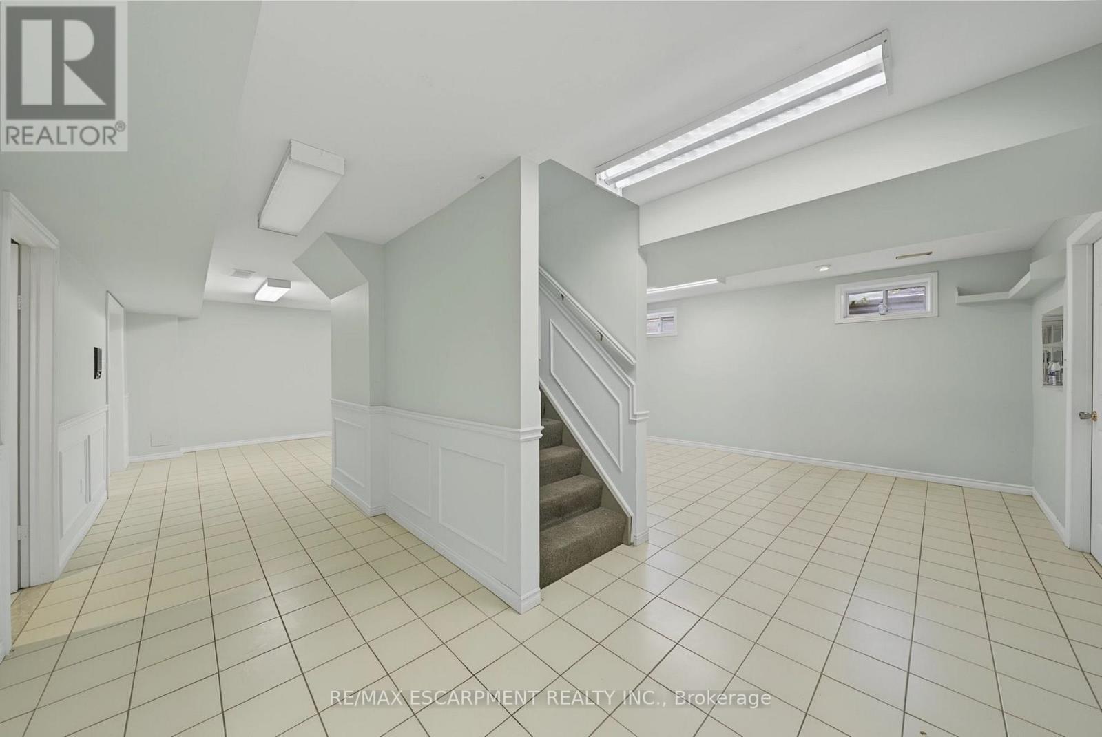 2 Cresthaven Drive, Hamilton, ON - Indoor