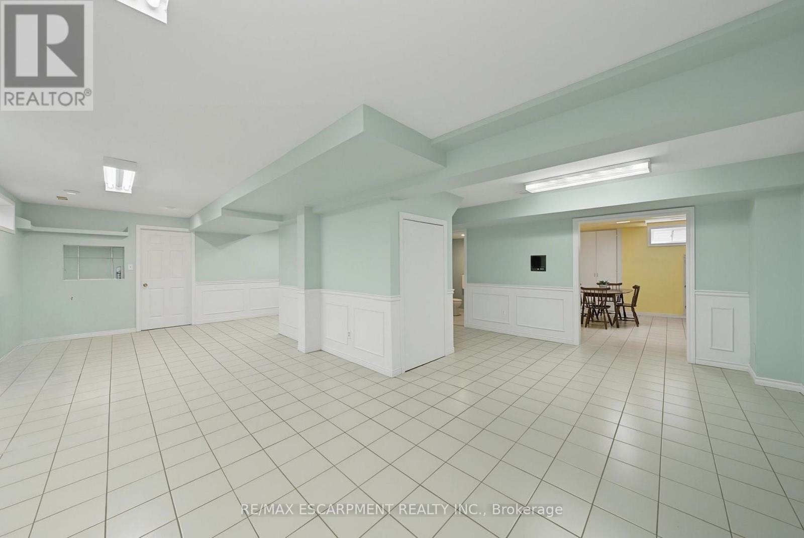 2 Cresthaven Drive, Hamilton, ON - Indoor