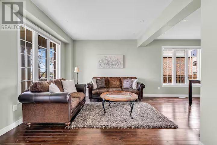 5 Sunset Way, Thorold, ON - Indoor Photo Showing Living Room