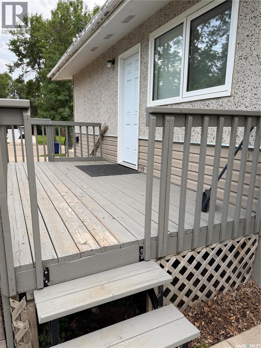 1305 Park Avenue, Weyburn, SK - Outdoor With Deck Patio Veranda With Exterior