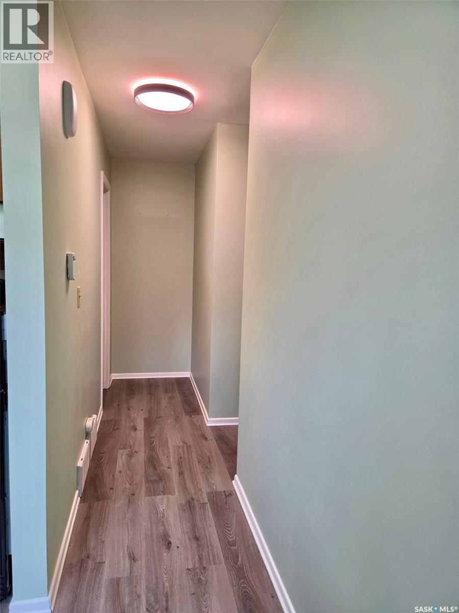 1305 Park Avenue, Weyburn, SK - Indoor Photo Showing Other Room