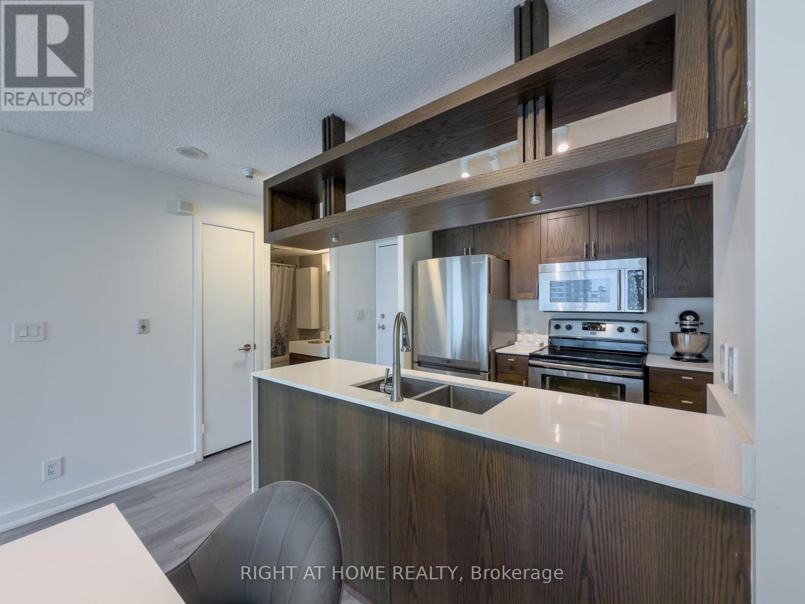 2611 - 81 Navy Wharf Court, Toronto, ON - Indoor Photo Showing Kitchen With Double Sink