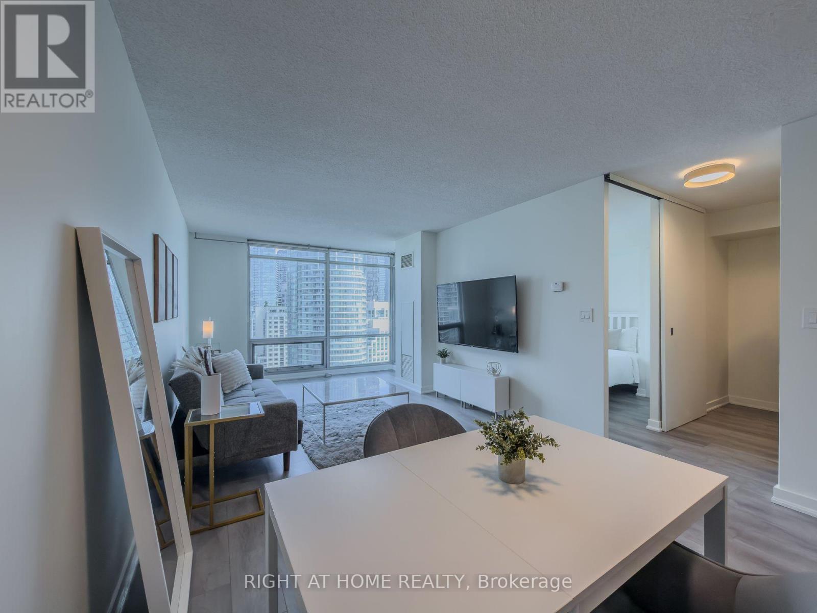 2611 - 81 Navy Wharf Court, Toronto, ON - Indoor