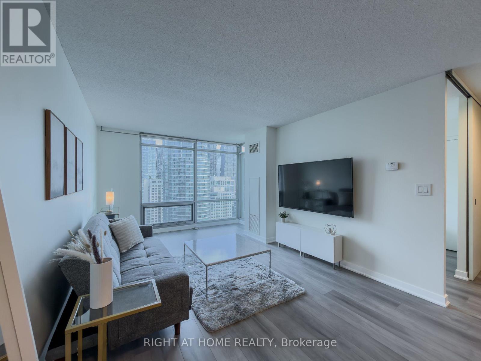2611 - 81 Navy Wharf Court, Toronto, ON - Indoor Photo Showing Living Room