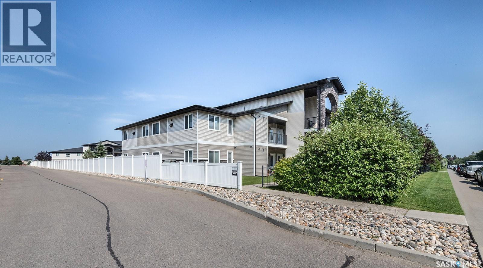 118 125 Willis Crescent, Saskatoon, SK - Outdoor