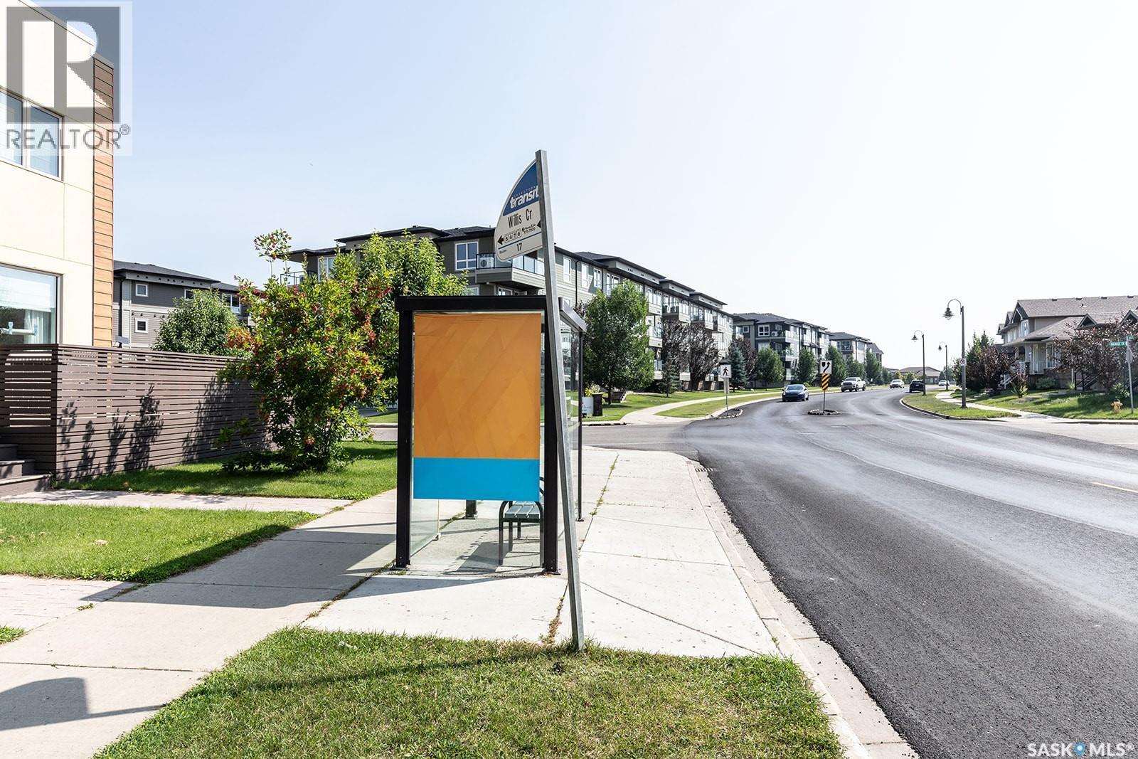 118 125 Willis Crescent, Saskatoon, SK - Outdoor