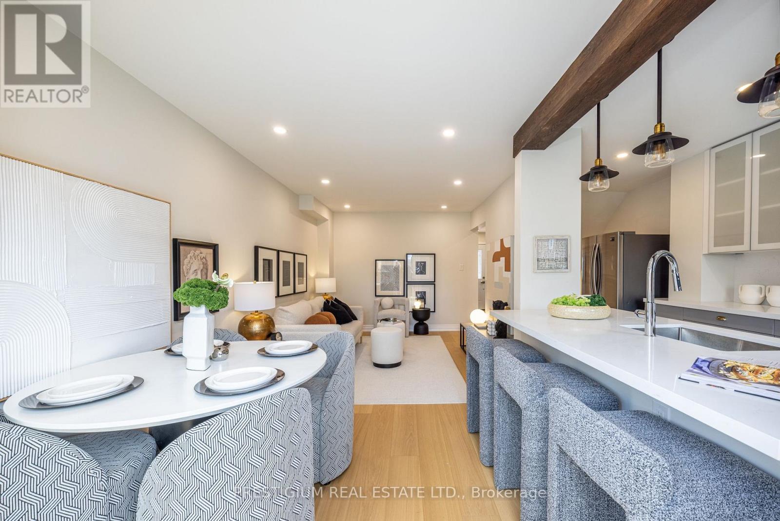 4094 Teakwood Drive, Mississauga, ON - Indoor Photo Showing Dining Room