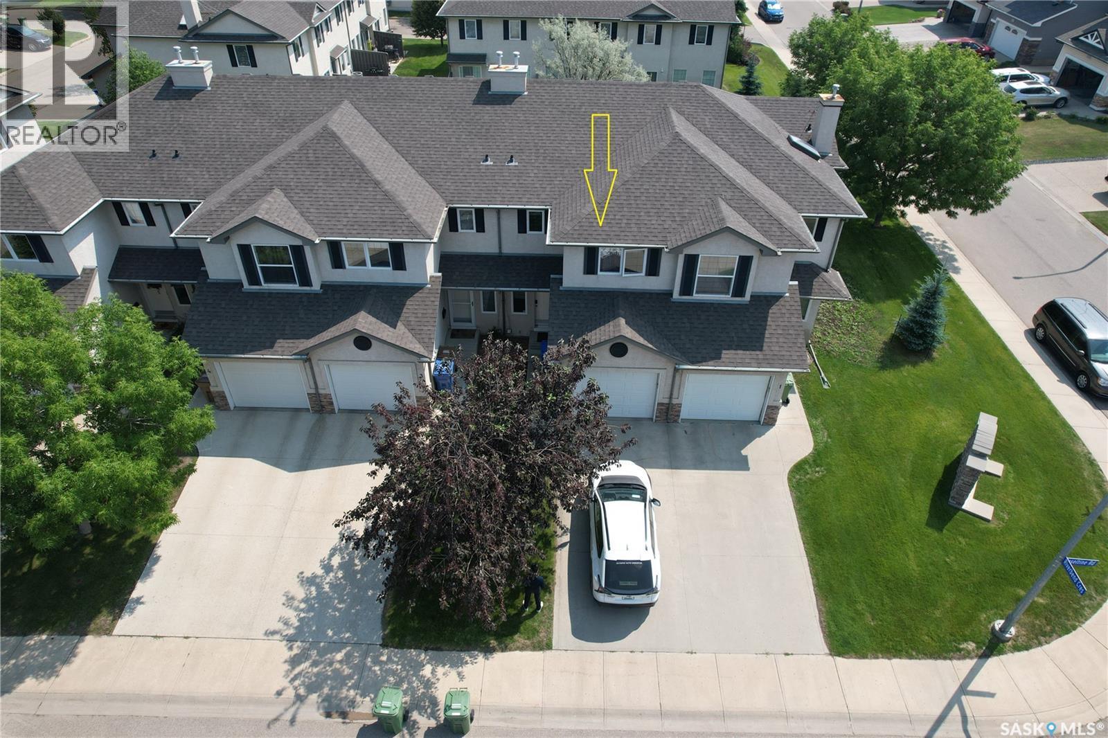 2 3101 Tregarva Road E, Regina, SK - Outdoor With Facade