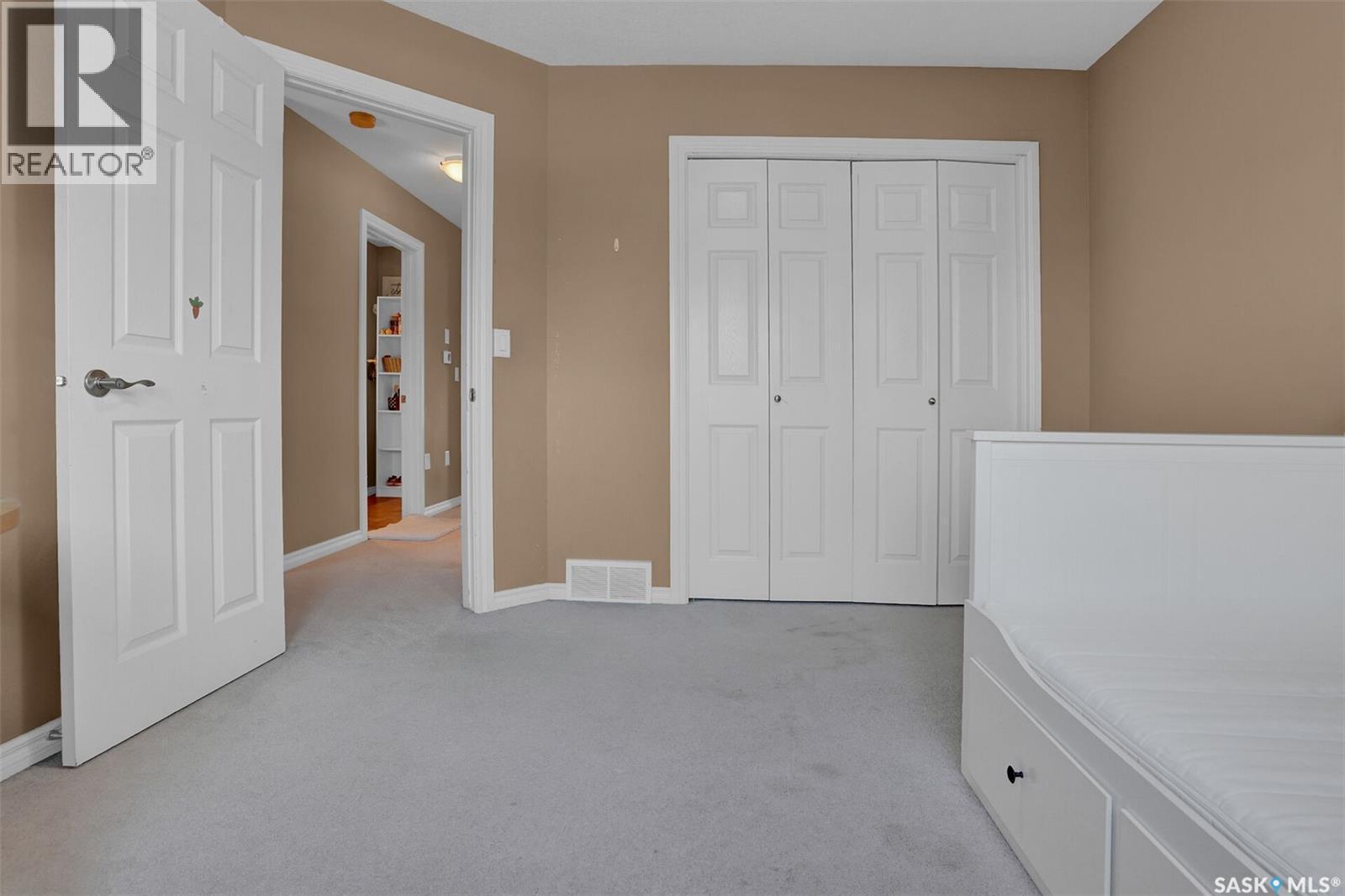 2 3101 Tregarva Road E, Regina, SK - Indoor