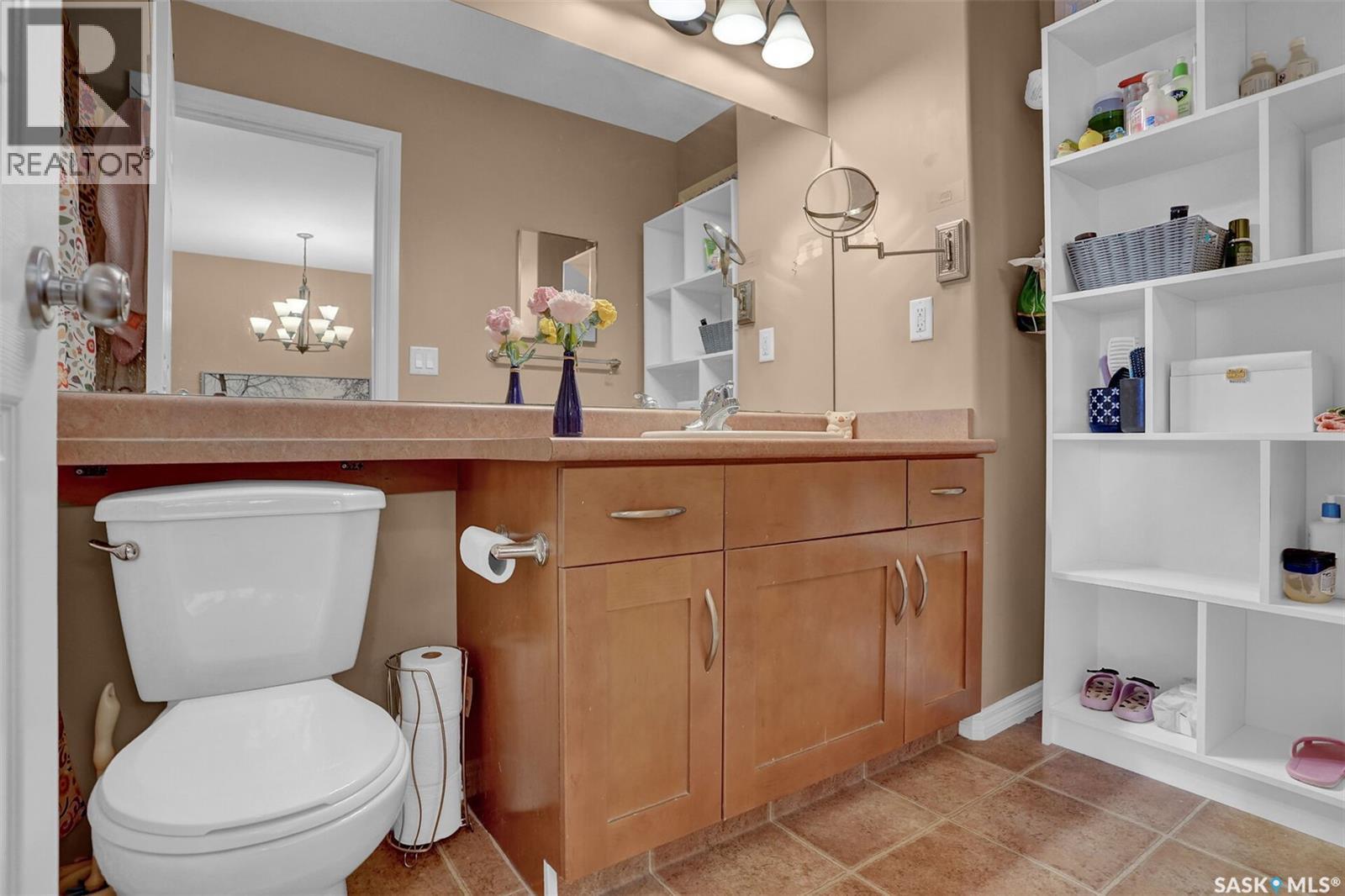 2 3101 Tregarva Road E, Regina, SK - Indoor Photo Showing Bathroom
