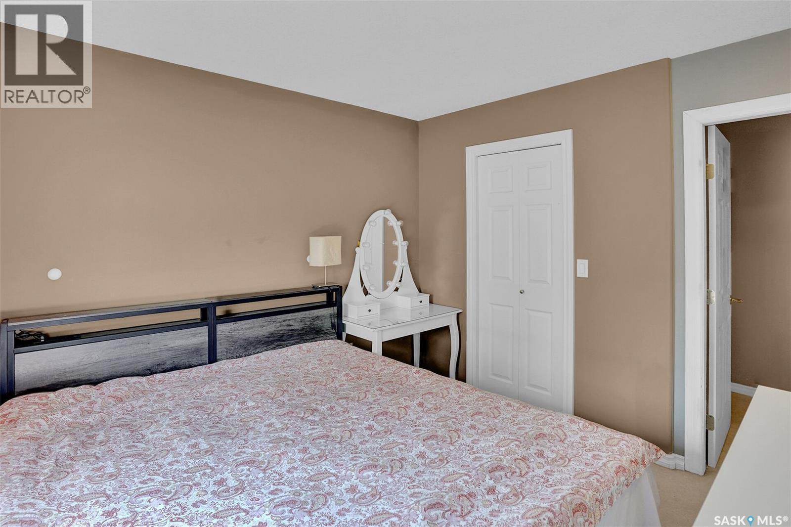 2 3101 Tregarva Road E, Regina, SK - Indoor