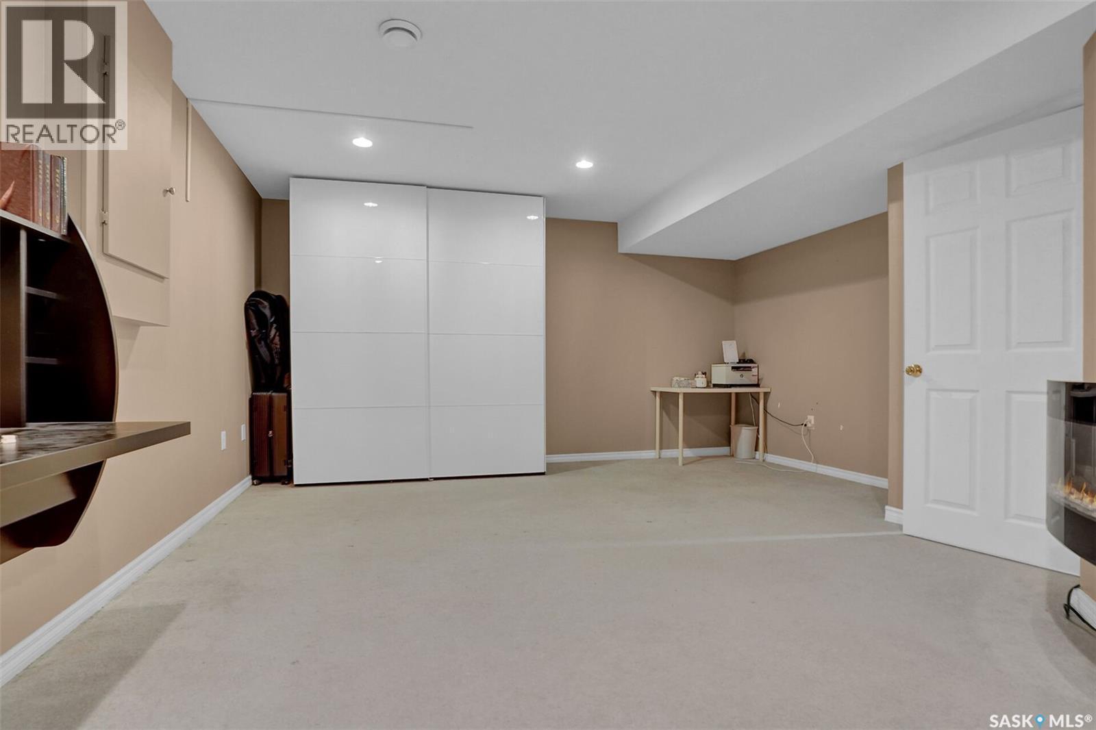 2 3101 Tregarva Road E, Regina, SK - Indoor