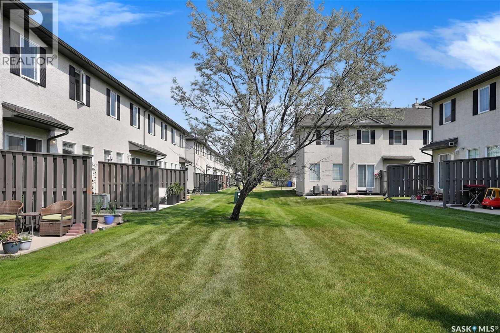 2 3101 Tregarva Road E, Regina, SK - Outdoor