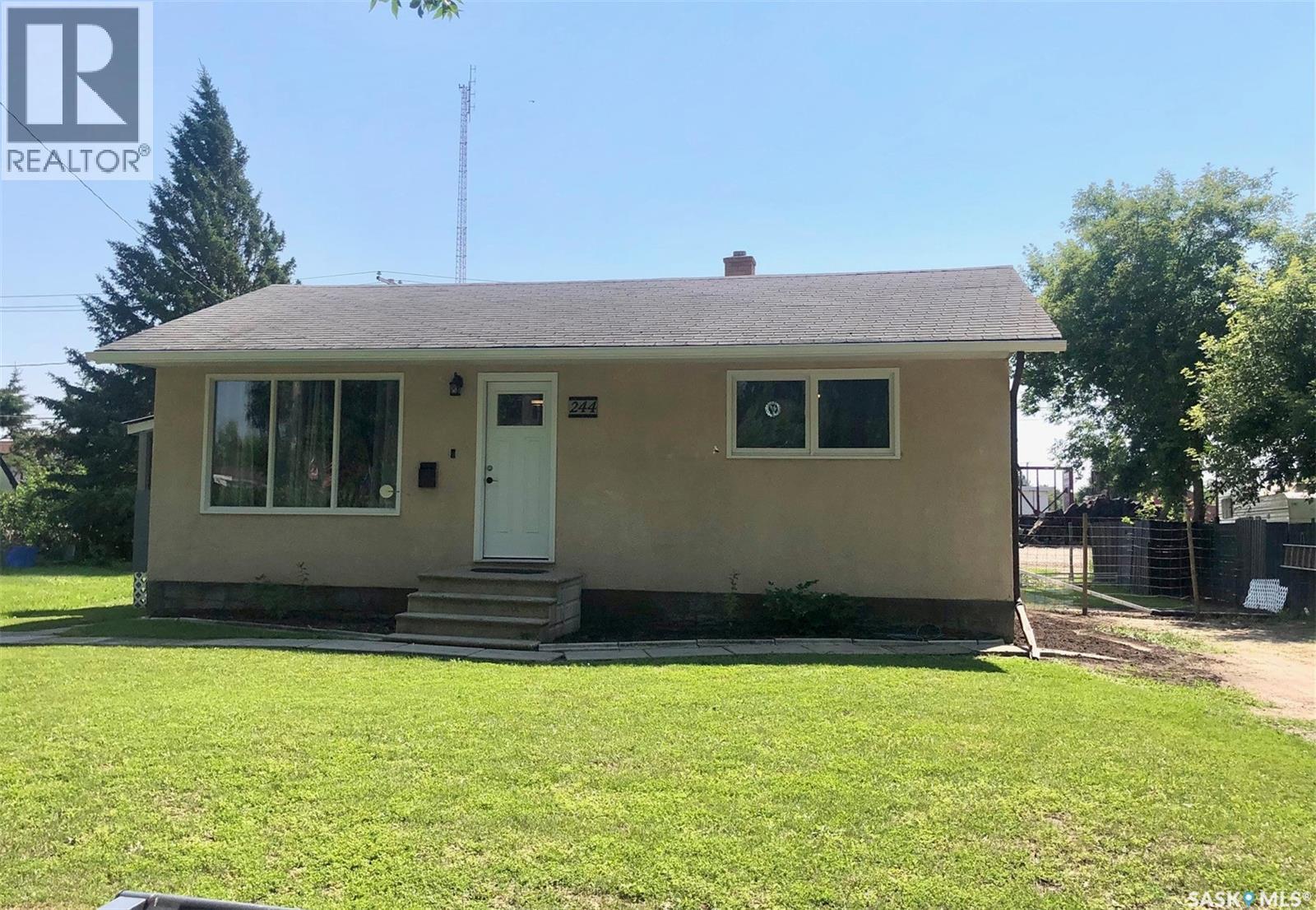 244 Northern Avenue, Canora, SK - Outdoor