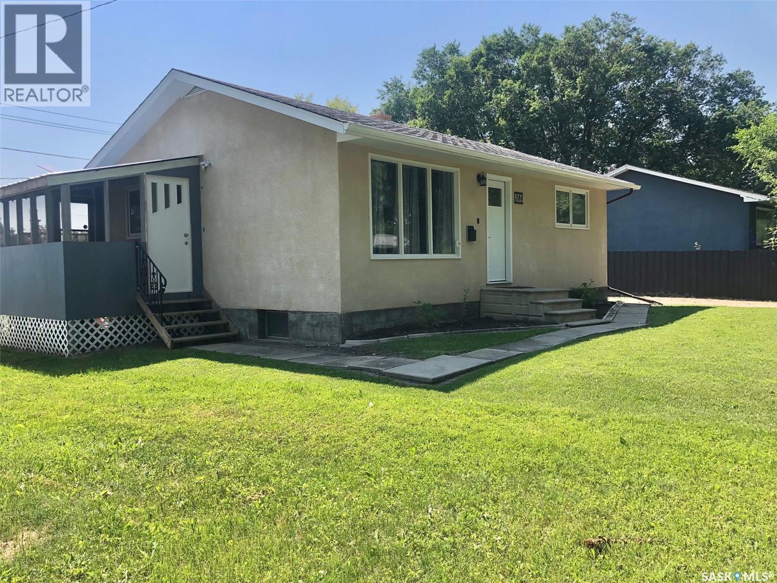 244 Northern Avenue, Canora, SK - Outdoor