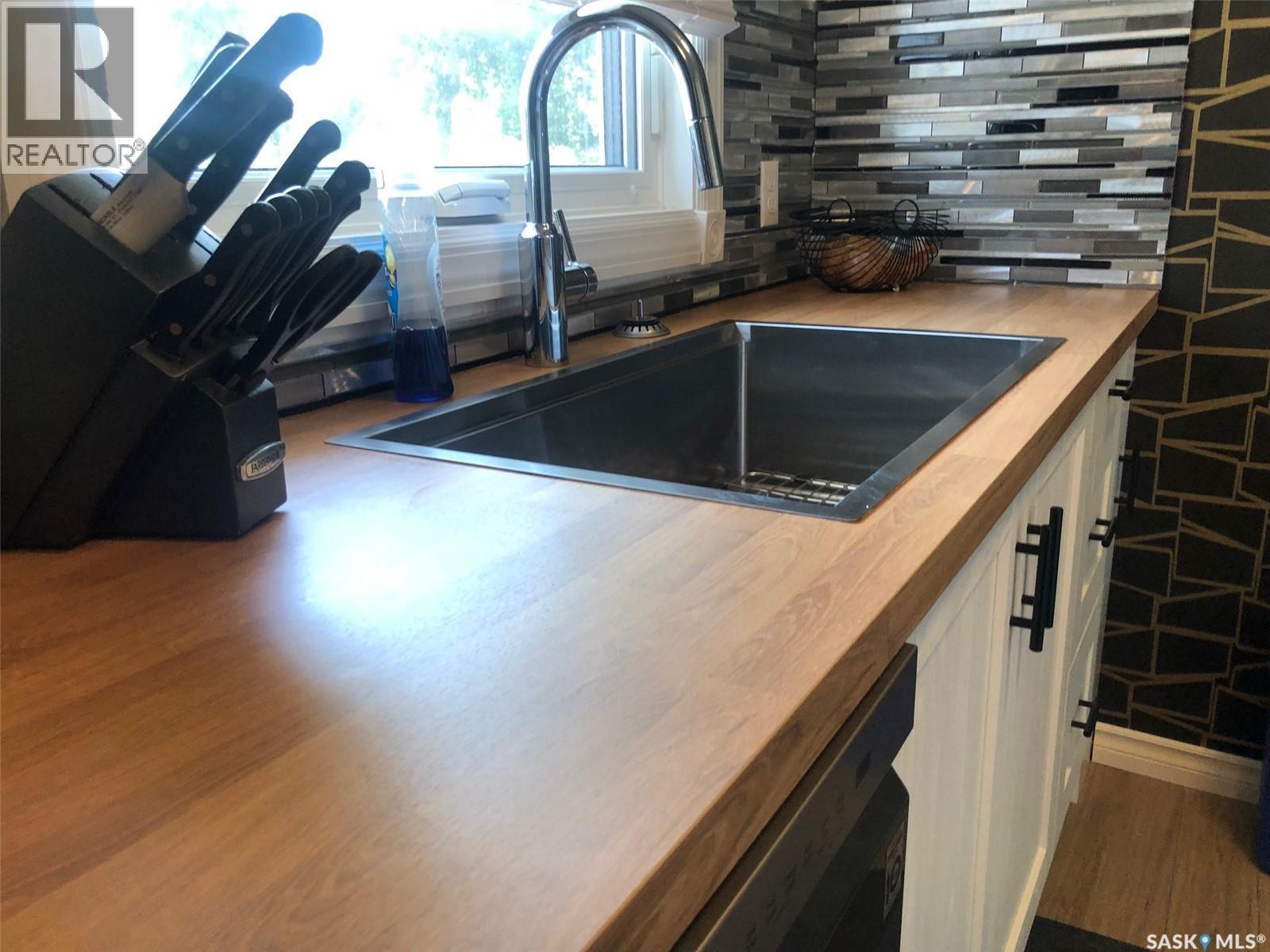 244 Northern Avenue, Canora, SK - Indoor Photo Showing Kitchen