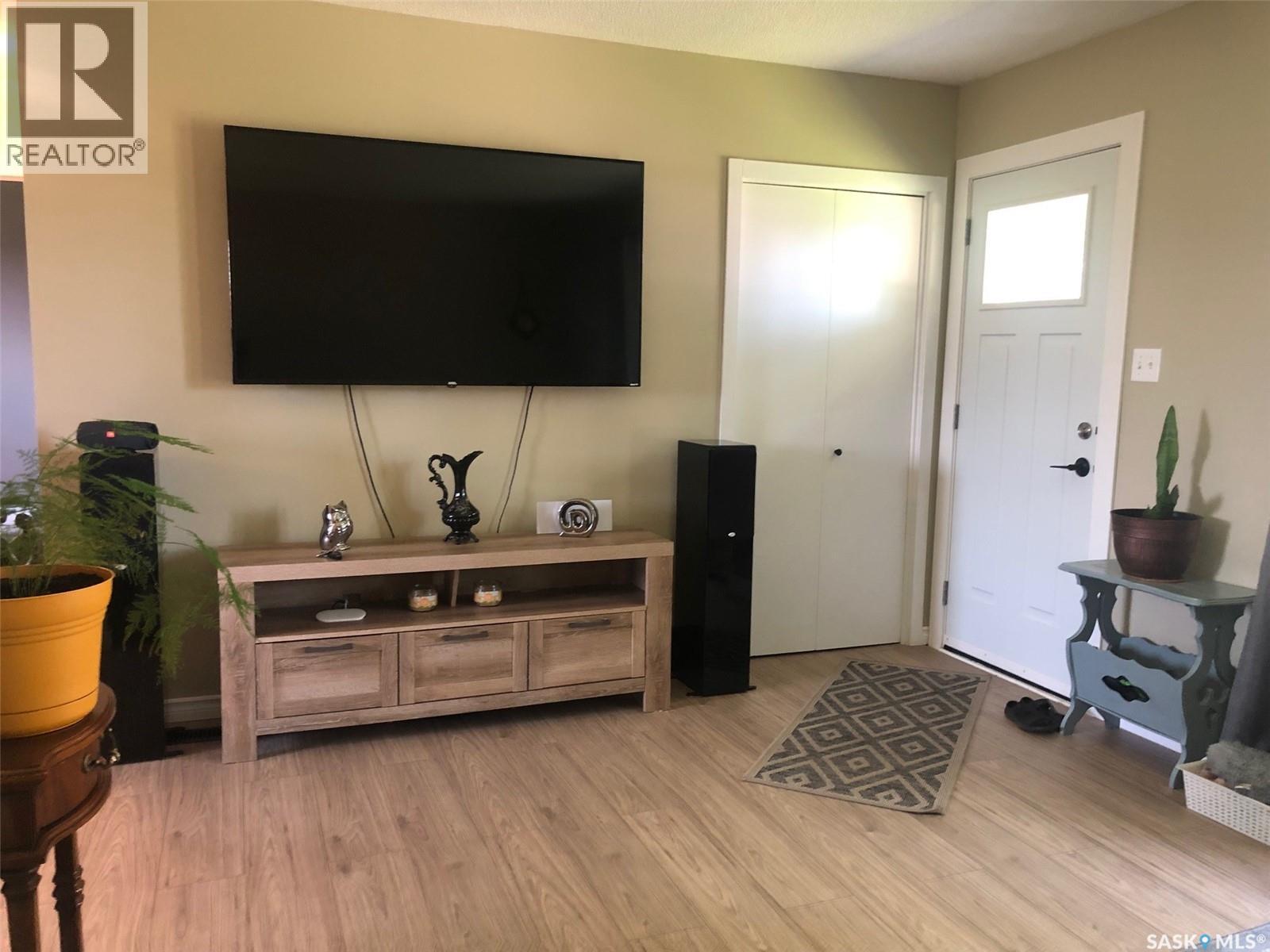 244 Northern Avenue, Canora, SK - Indoor