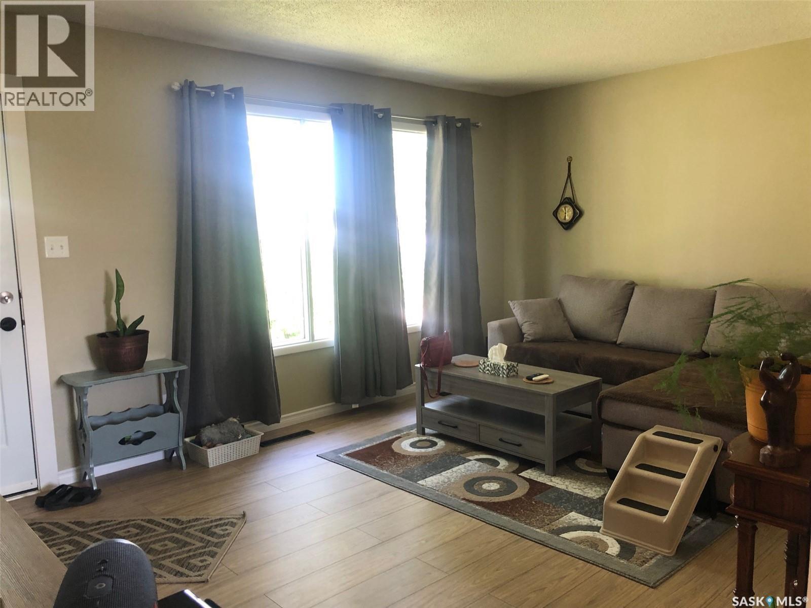 244 Northern Avenue, Canora, SK - Indoor Photo Showing Living Room