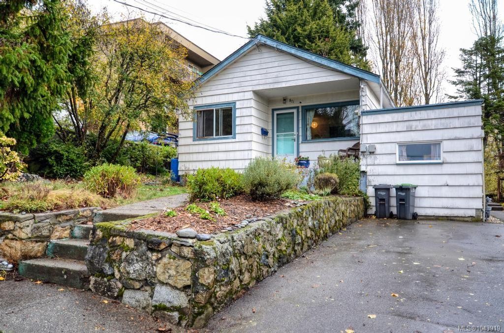 871 Fleming St, Esquimalt, BC