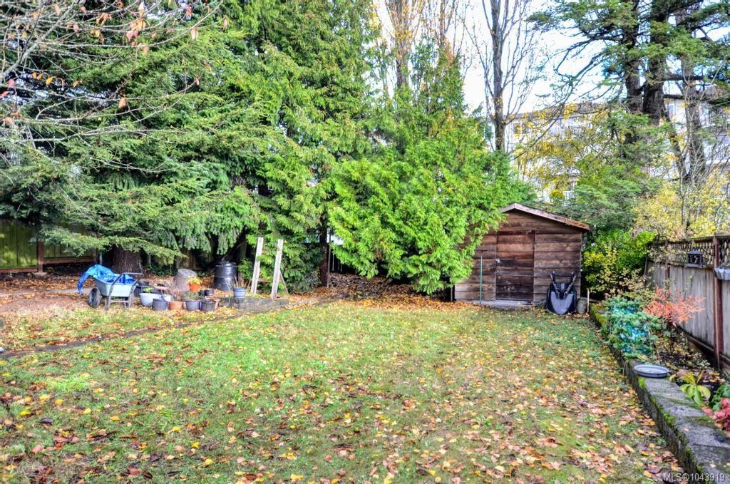871 Fleming St, Esquimalt, BC