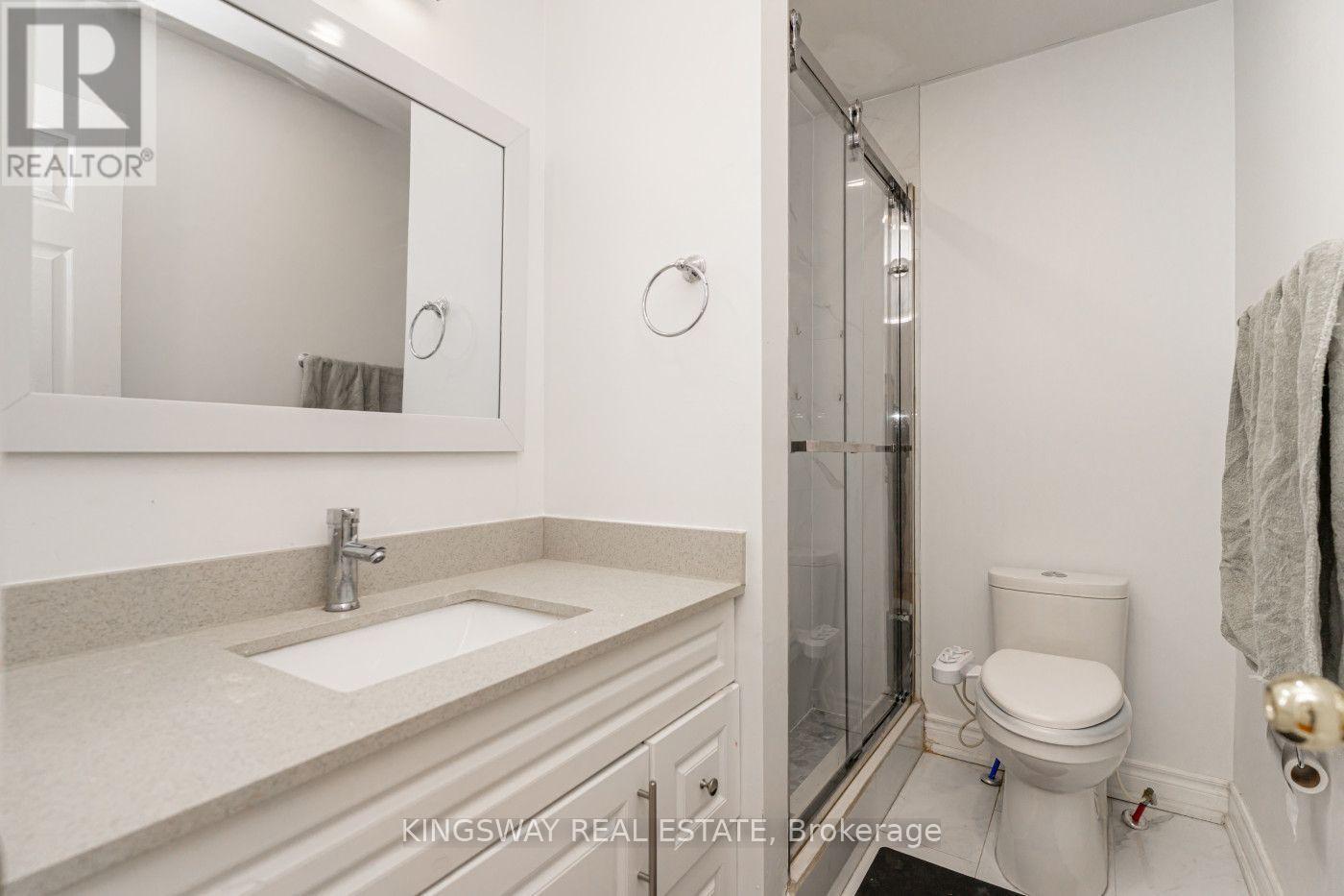 891 Stonebridge Avenue, Mississauga, ON - Indoor Photo Showing Bathroom