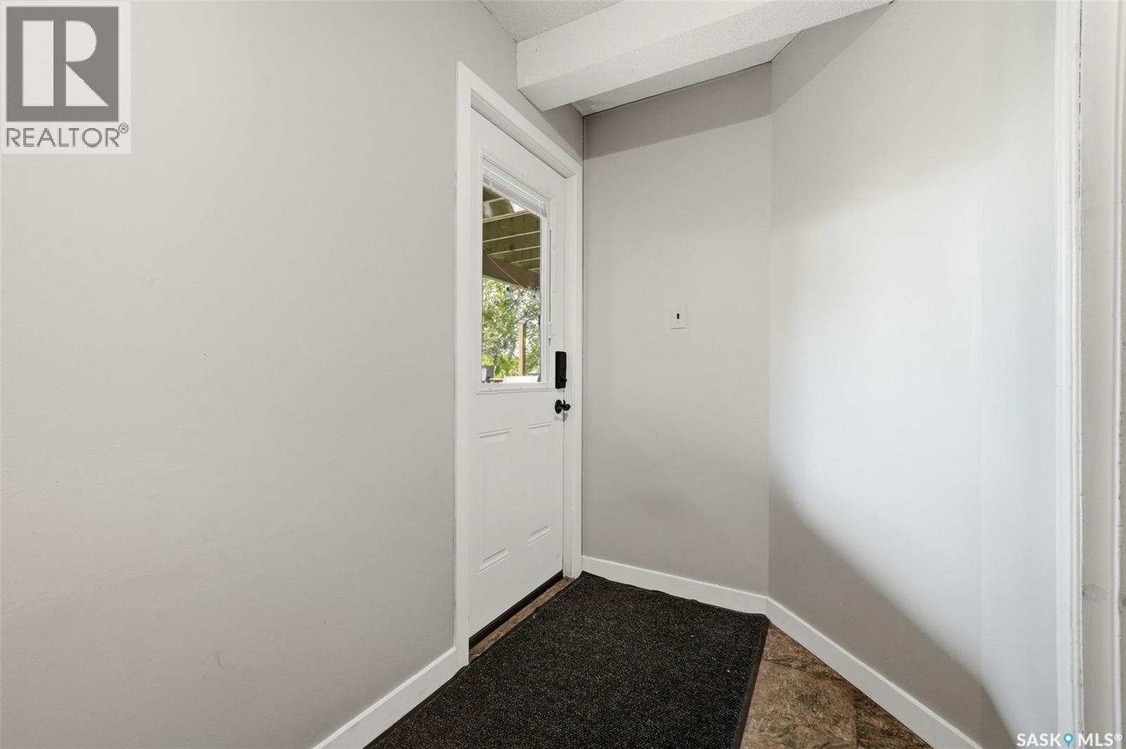213 Grove Avenue, Saskatchewan Beach, SK - Indoor Photo Showing Other Room