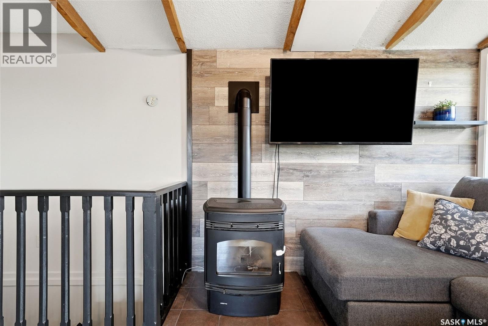 213 Grove Avenue, Saskatchewan Beach, SK - Indoor