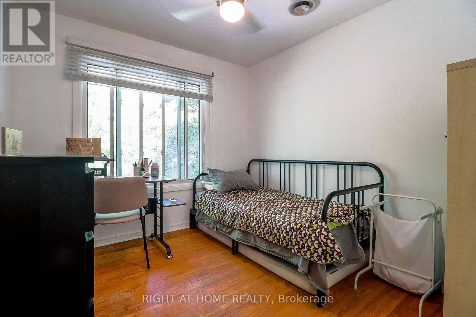 2 Cedarview Drive, Toronto, ON - Indoor Photo Showing Bedroom