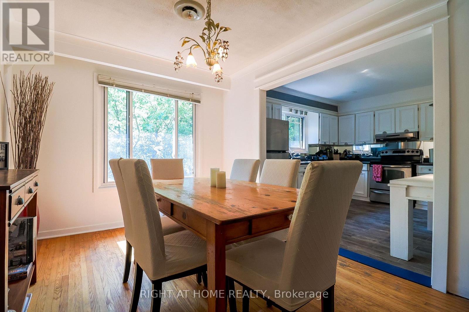 2 Cedarview Drive, Toronto, ON - Indoor Photo Showing Dining Room