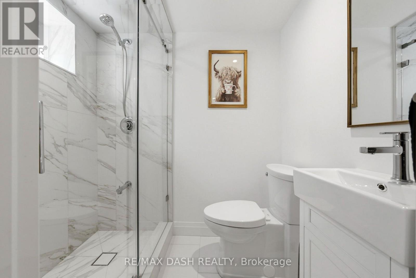 111 Gorman Park Road, Toronto, ON - Indoor Photo Showing Bathroom