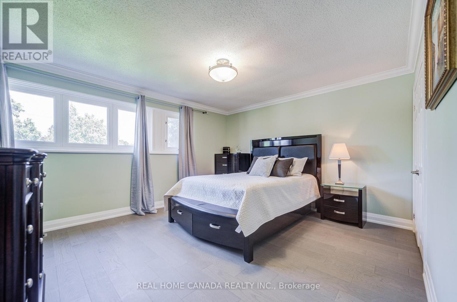 29 Ellesboro Drive, Mississauga, ON - Indoor Photo Showing Bedroom