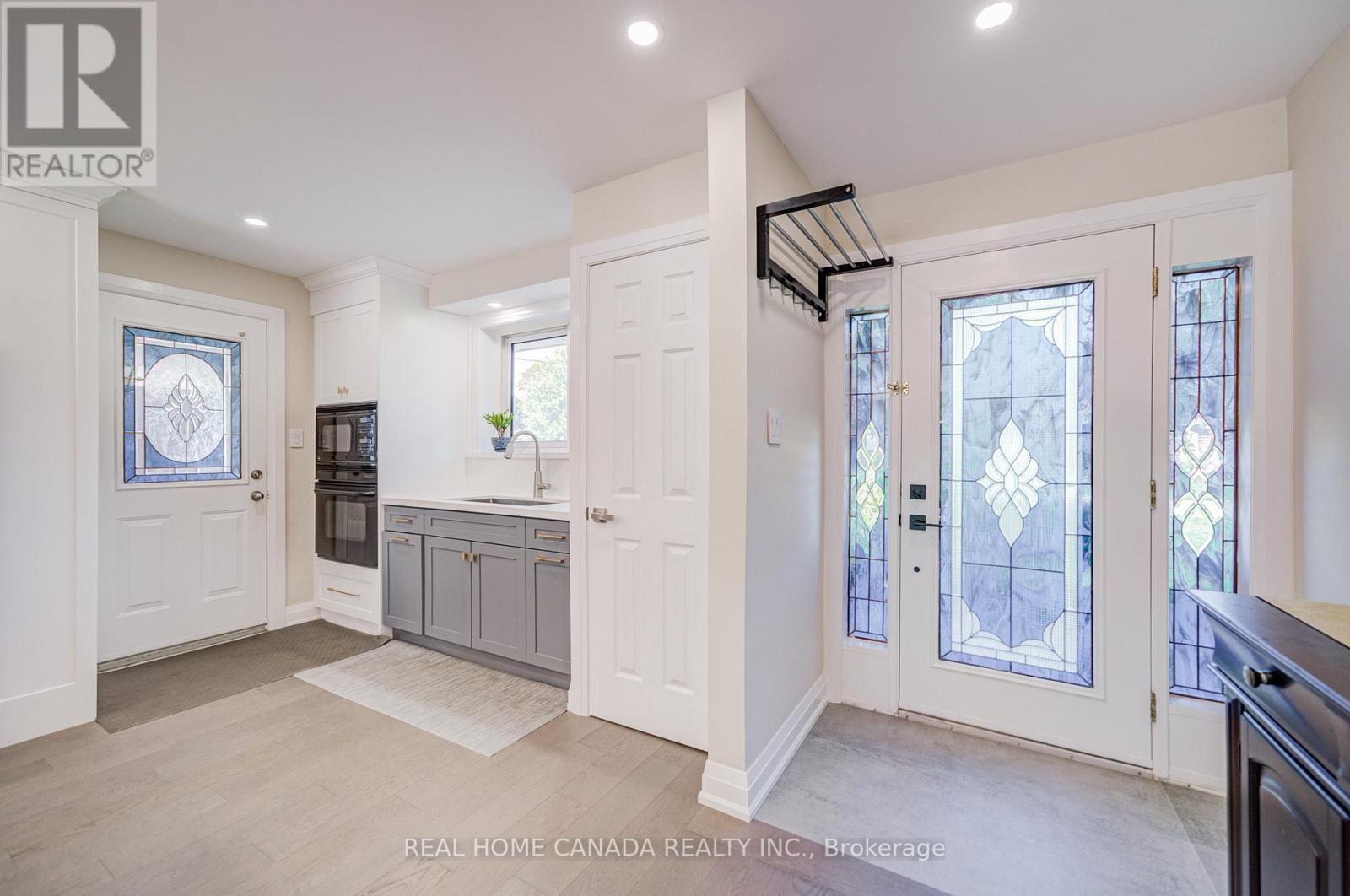 29 Ellesboro Drive, Mississauga, ON - Indoor Photo Showing Other Room