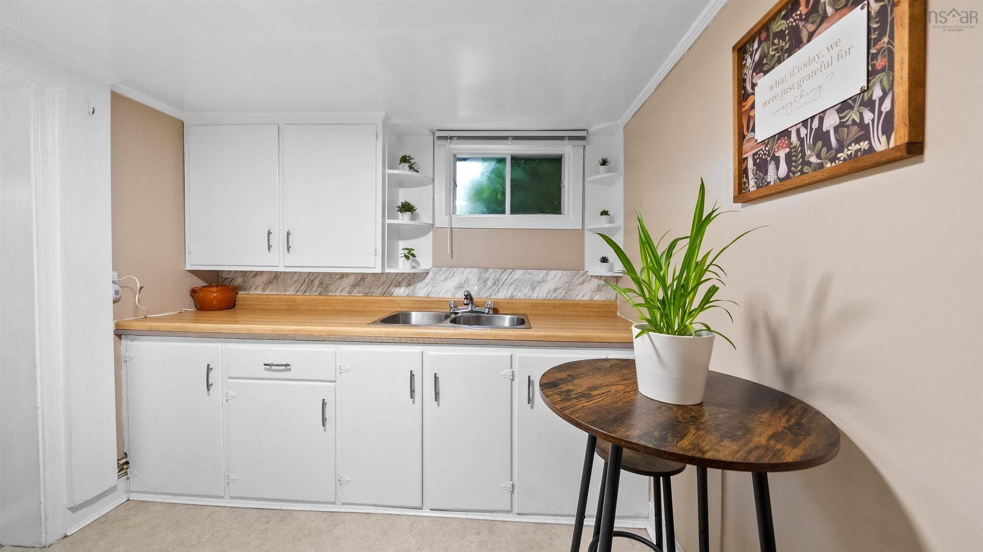 39 Punch Bowl Drive, Halifax, NS - Indoor Photo Showing Kitchen With Double Sink