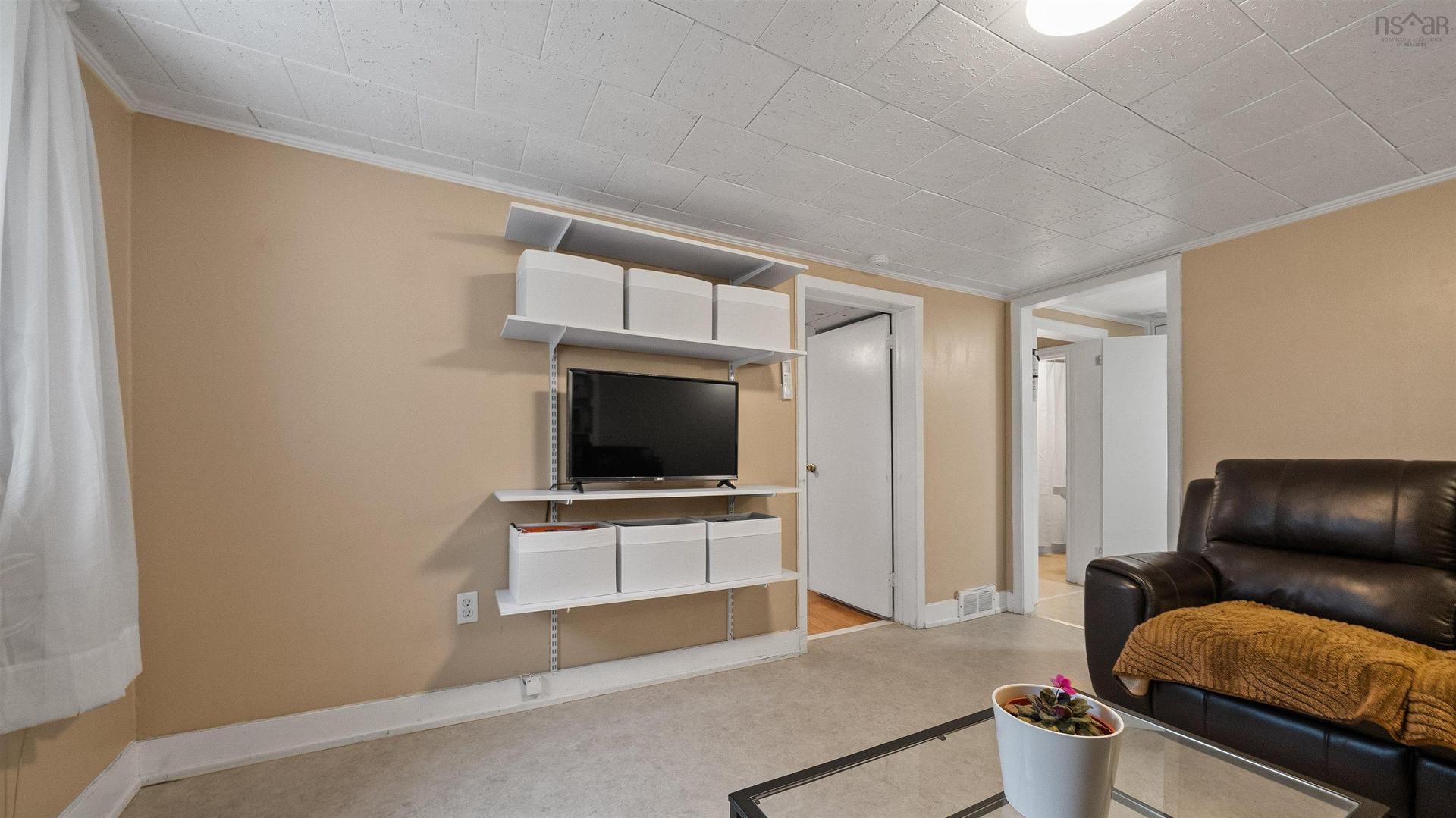 39 Punch Bowl Drive, Halifax, NS - Indoor