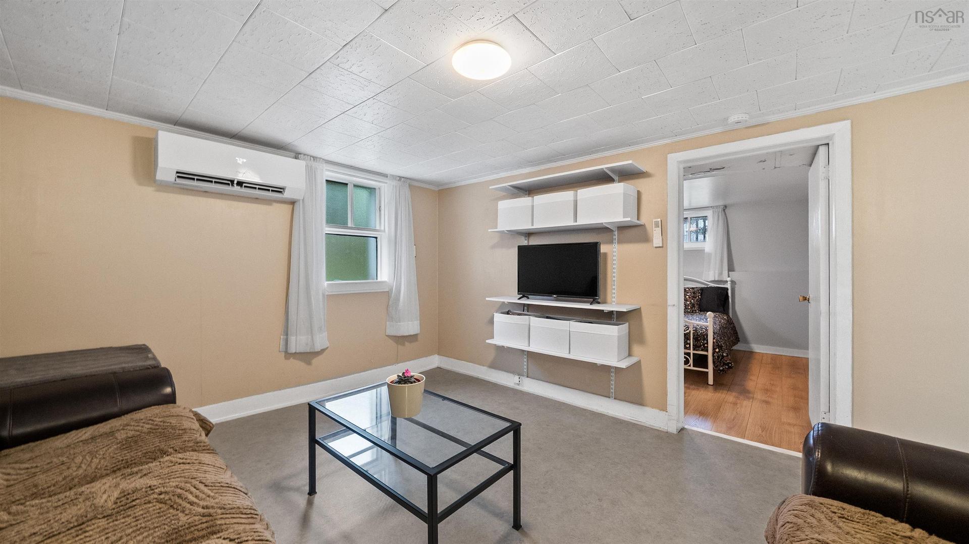 39 Punch Bowl Drive, Halifax, NS - Indoor
