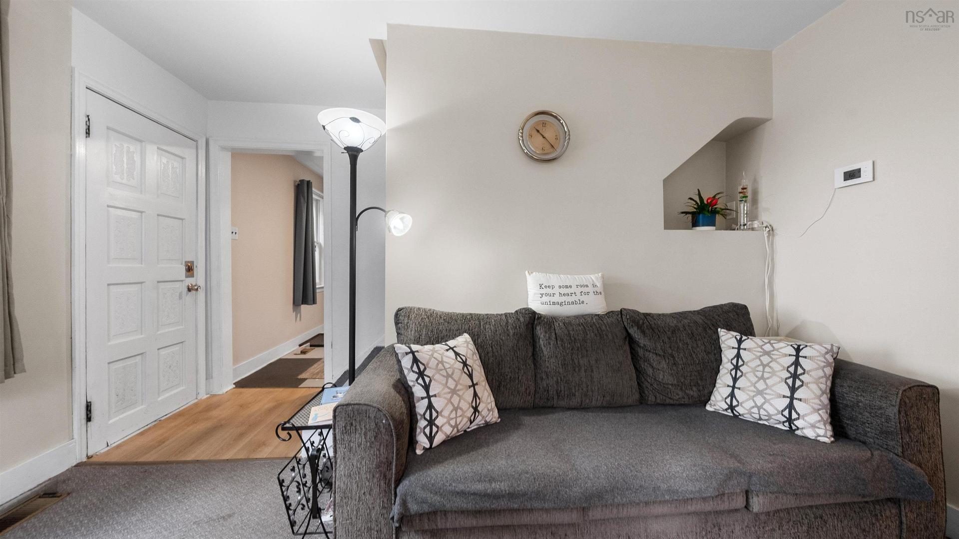 39 Punch Bowl Drive, Halifax, NS - Indoor Photo Showing Living Room