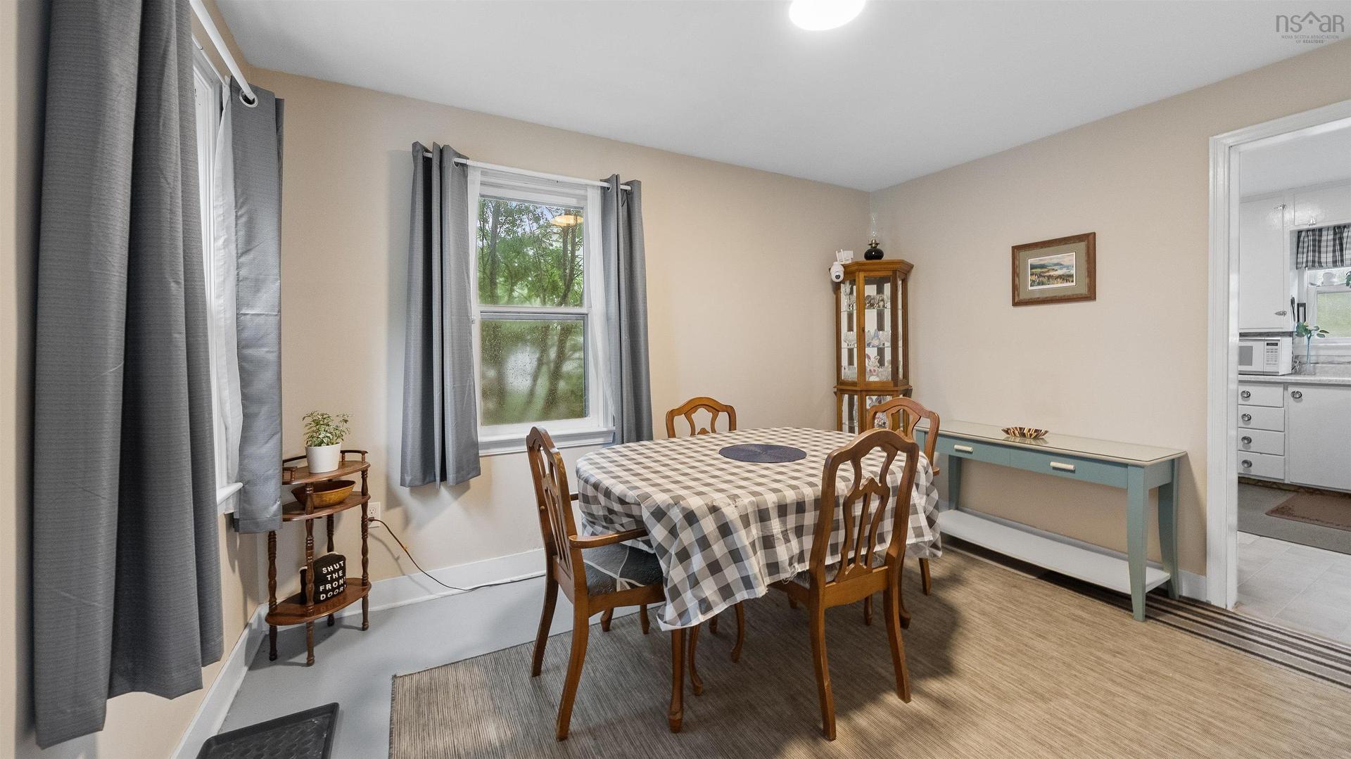 39 Punch Bowl Drive, Halifax, NS - Indoor Photo Showing Dining Room