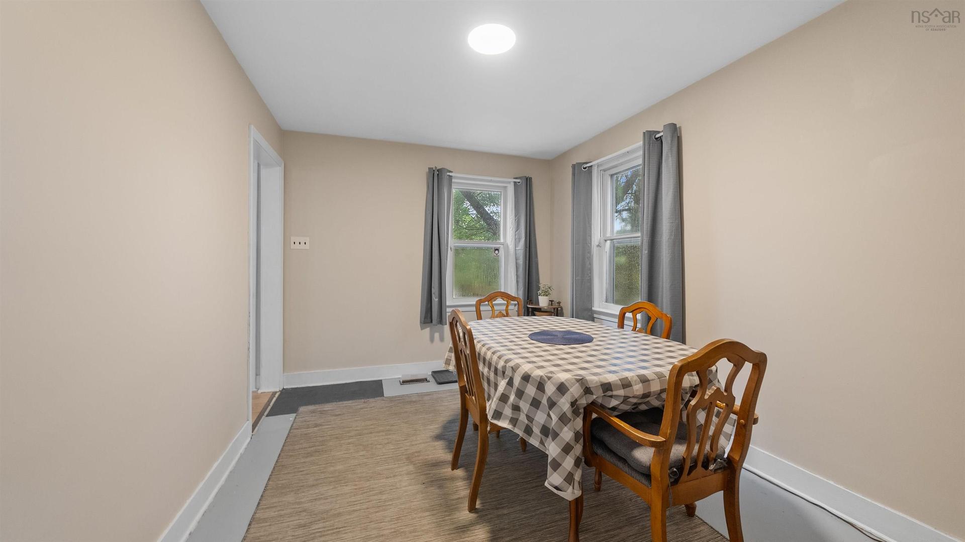 39 Punch Bowl Drive, Halifax, NS - Indoor Photo Showing Dining Room
