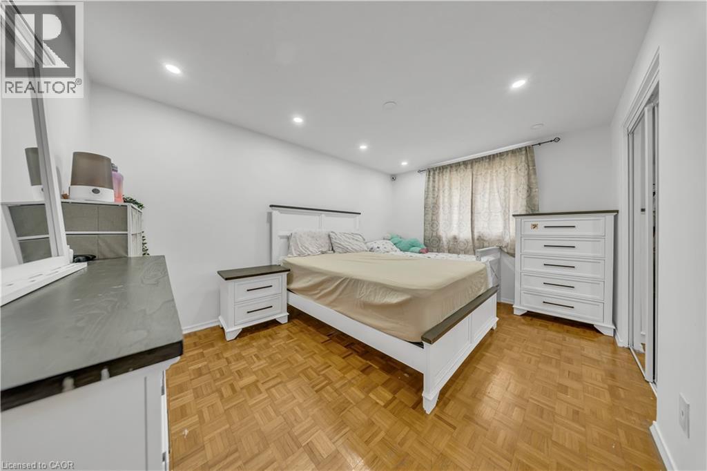 51 Shadeland Crescent, Kitchener, ON - Indoor Photo Showing Bedroom