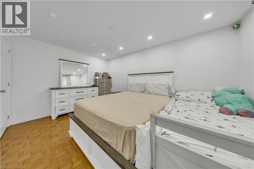 51 Shadeland Crescent, Kitchener, ON - Indoor Photo Showing Bedroom